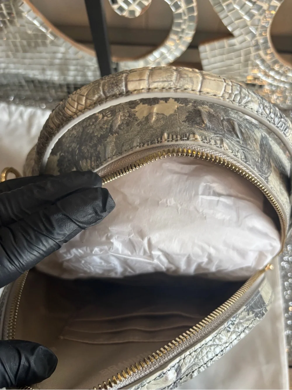 ⭐️Brahmin Lane Mindful Garden Melbourne DI Round Satchel